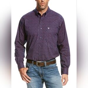 Ariat Tanner Stretch Men's Navy and Red Paisley Long Sleeve Shirt Size XL.
